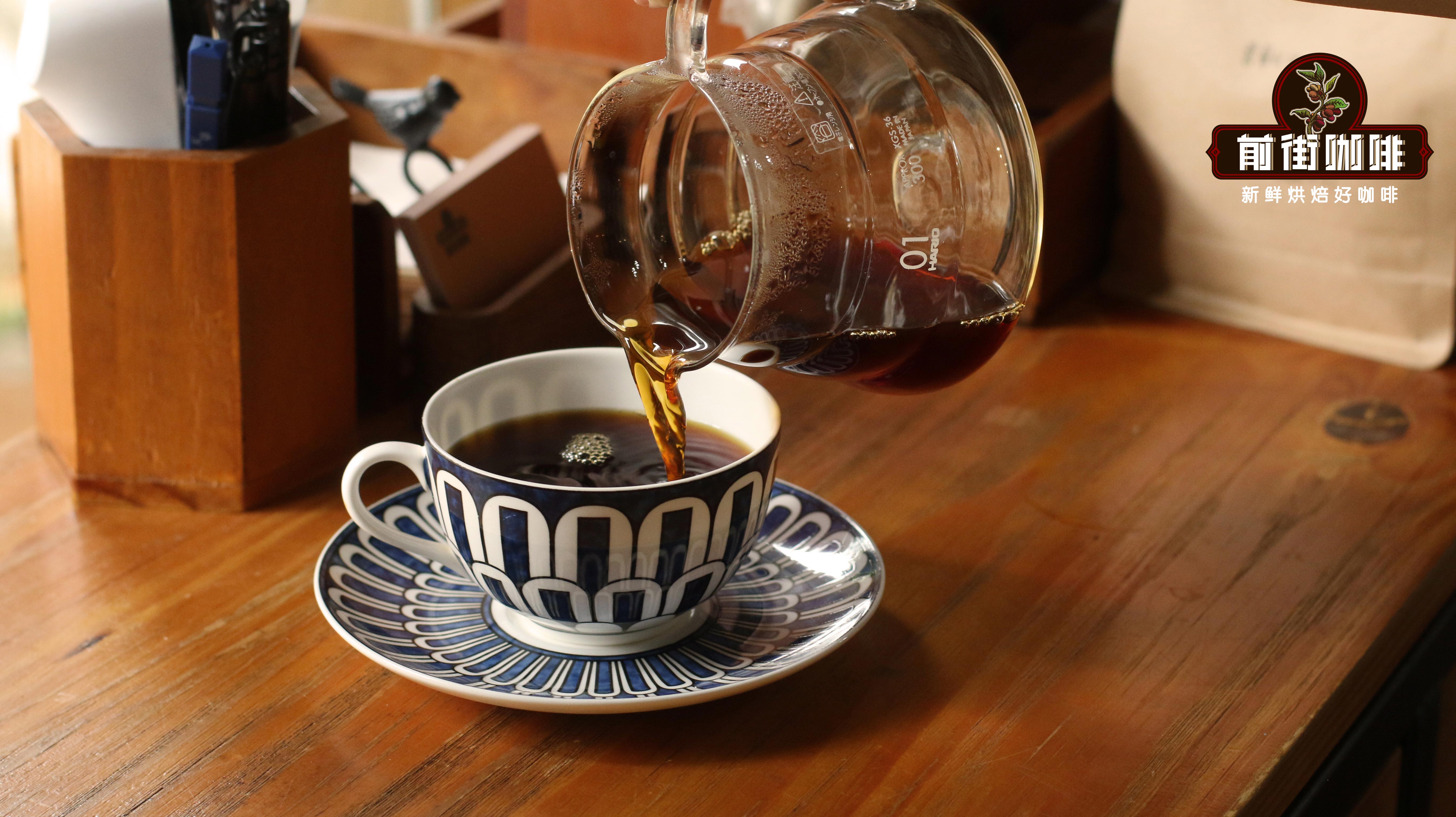 IMG_倒咖啡