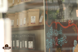 手冲咖啡教程器具推荐｜咖啡初学者如何学习手冲咖啡的三段注水手法？手冲咖啡粉水比和水温是多少？