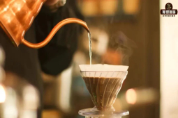 咖啡滤杯｜V60滤杯为何受欢迎？V60滤杯在设计上有哪些优势？V60适合零基础的咖啡小白吗？