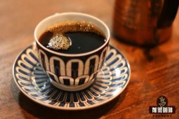 精品深烘焙咖啡豆推荐｜怎么烘焙黄金曼特宁咖啡生豆？手冲三段式注水手法冲泡的黄金曼特宁黑咖啡风味口感特点介绍