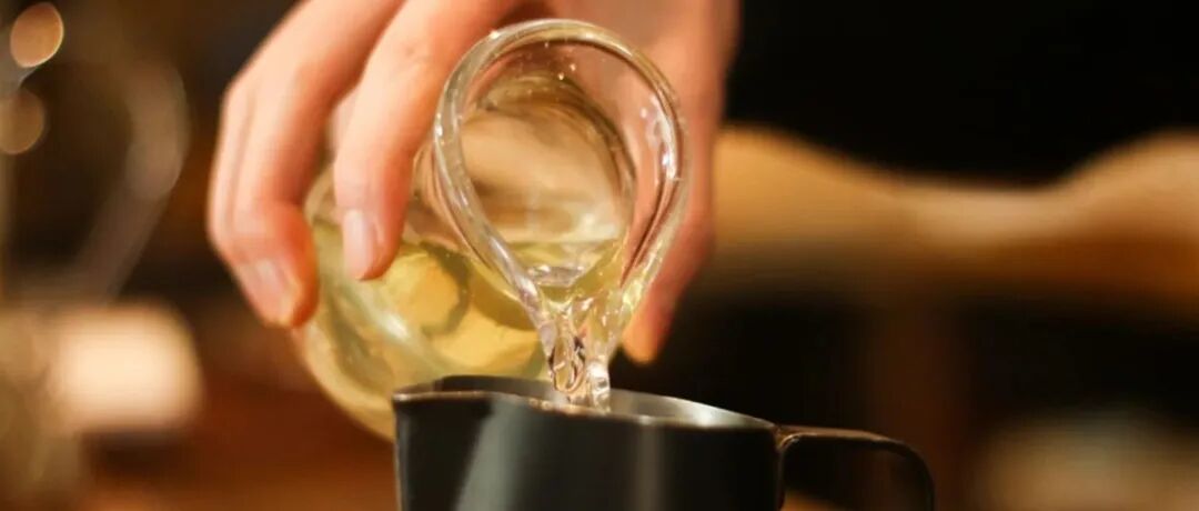 被“洗”成透明的牛奶，能用来做热拿铁吗？