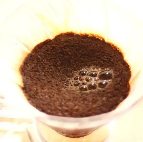 闷蒸时汉堡鼓起后下凹，正常吗？