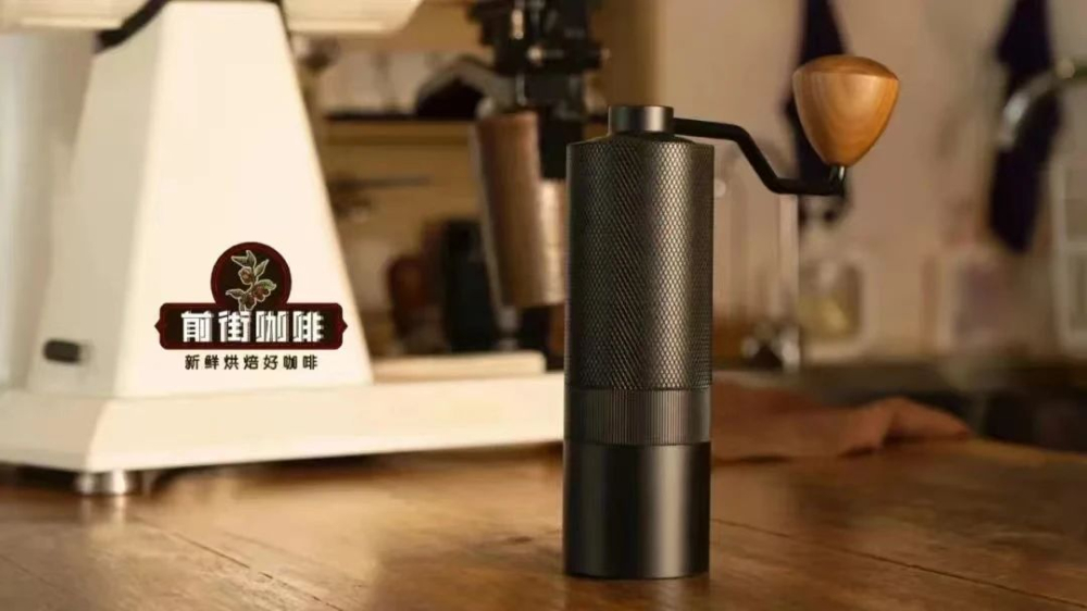 磨豆机品牌推荐｜电动磨豆机与手摇磨豆机咖啡研磨的咖啡粉区别大吗？咖啡新手购买手磨还是电磨好？