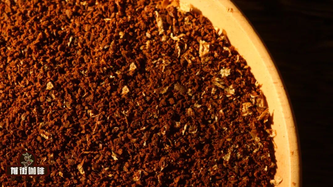 挑出咖啡粉里的白色碎屑，咖啡会更好喝吗？